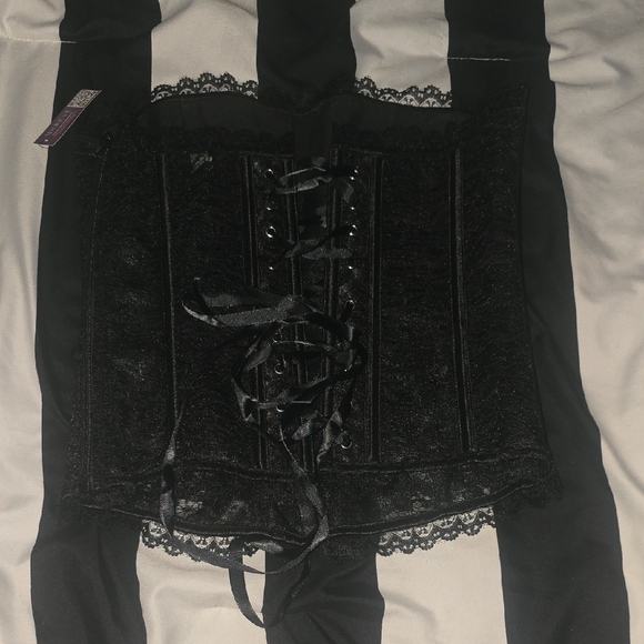 Adore Me Beautiful Elegant Black Lace Corset Top (NWT)(S)✨️🖤✨️ - Picture 4 of 8